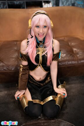 Mizuki in gold boots fucked on couch