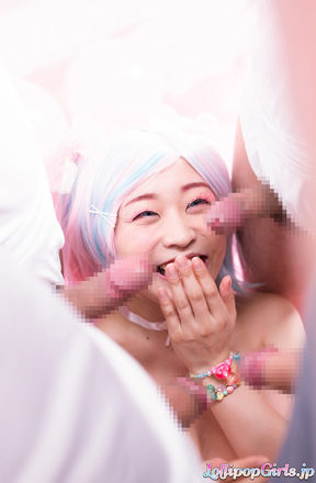 Minano Ai blowbanged on her knees and cum in her mouth
