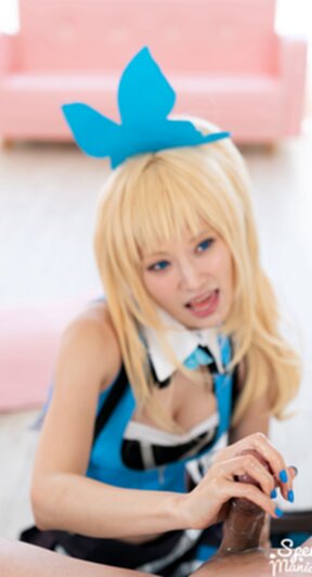 Mizuki on her knees men cumming in her mouth