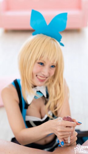 Mizuki on her knees men cumming in her mouth