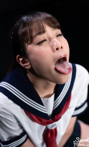 Kogal Komatsu Aya on her knees receiving cum in her mouth